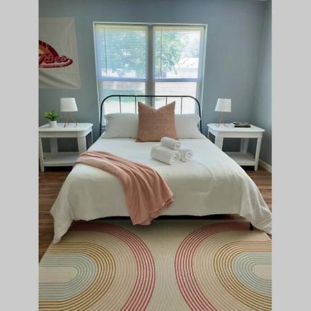 **Min Frm Dwntwn Fort Worth*Modern*Cozy*Townhome** Luaran gambar